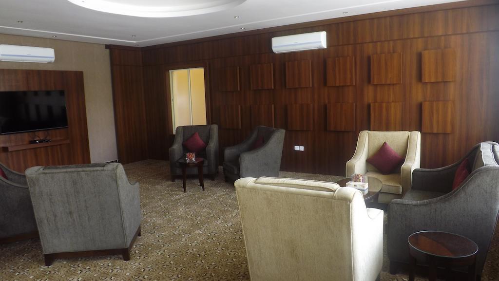 Baron Palace - Almasif Hotel Apartments Riyad Extérieur photo