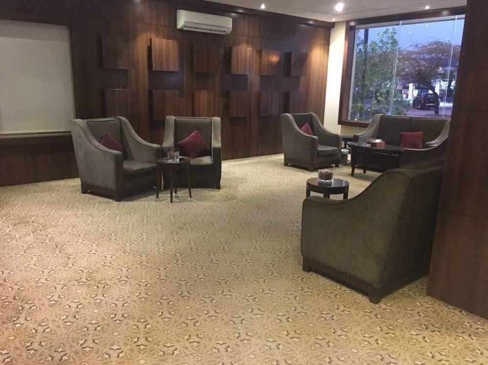 Baron Palace - Almasif Hotel Apartments Riyad Extérieur photo